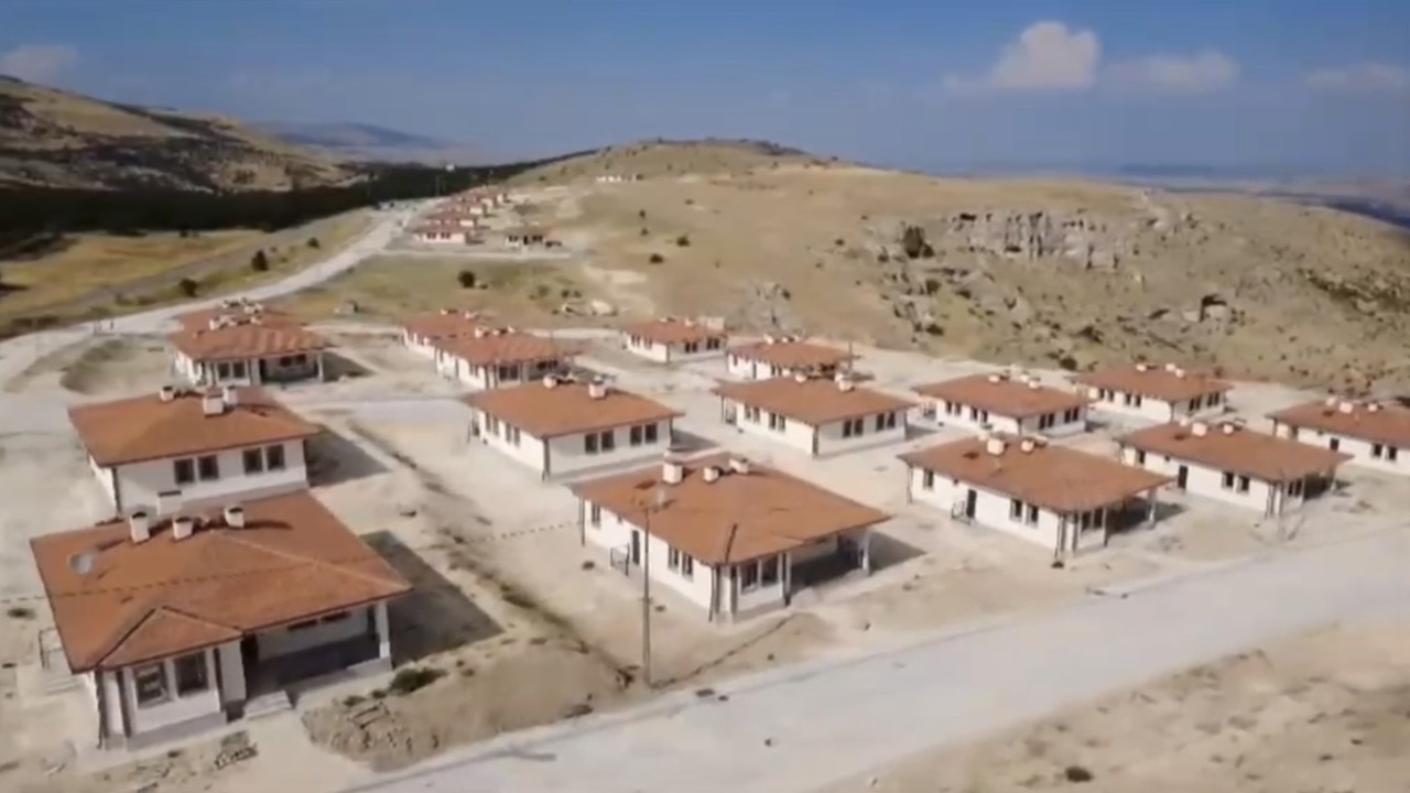 Akçadağ’da 30 Deprem Konutu Hak Sahiplerine Teslim Ediliyor