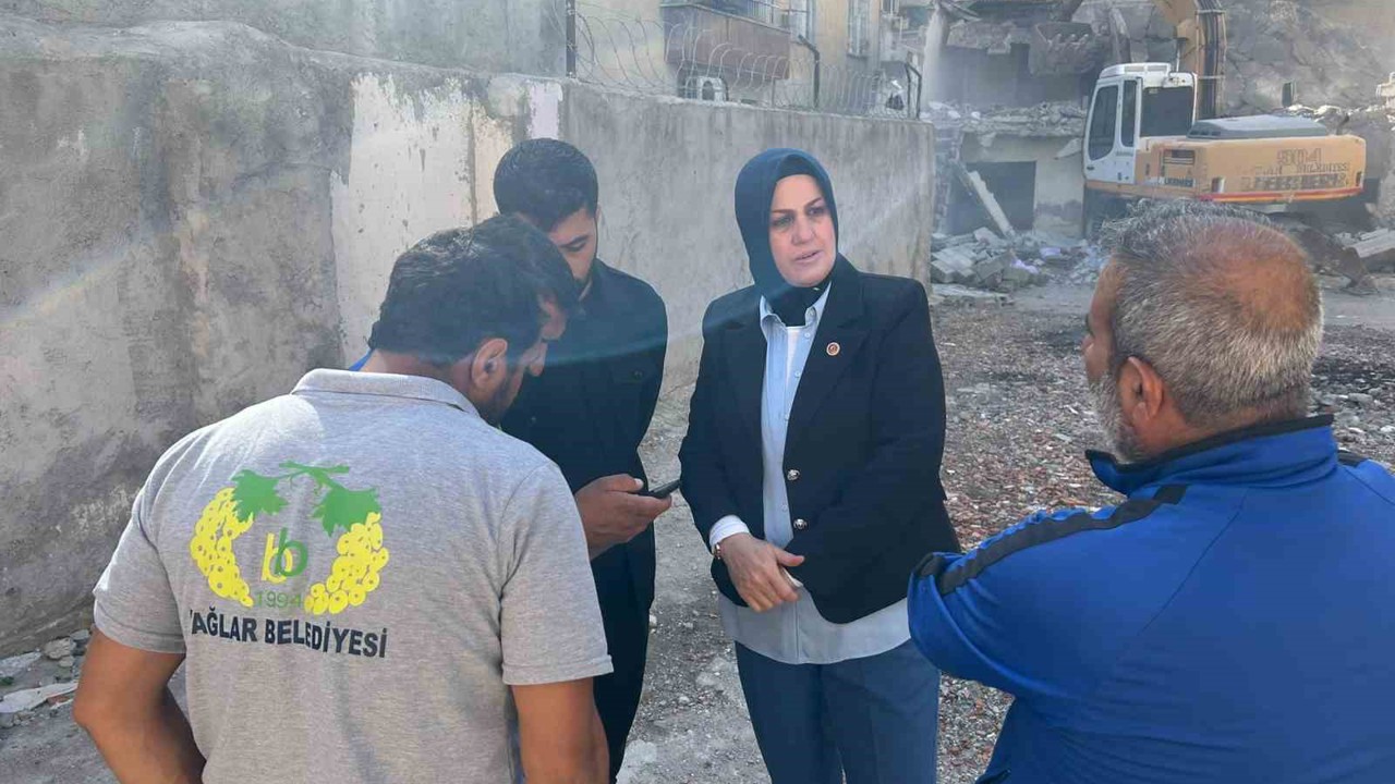 Diyarbakır’da metruk binalar yıkılıyor
