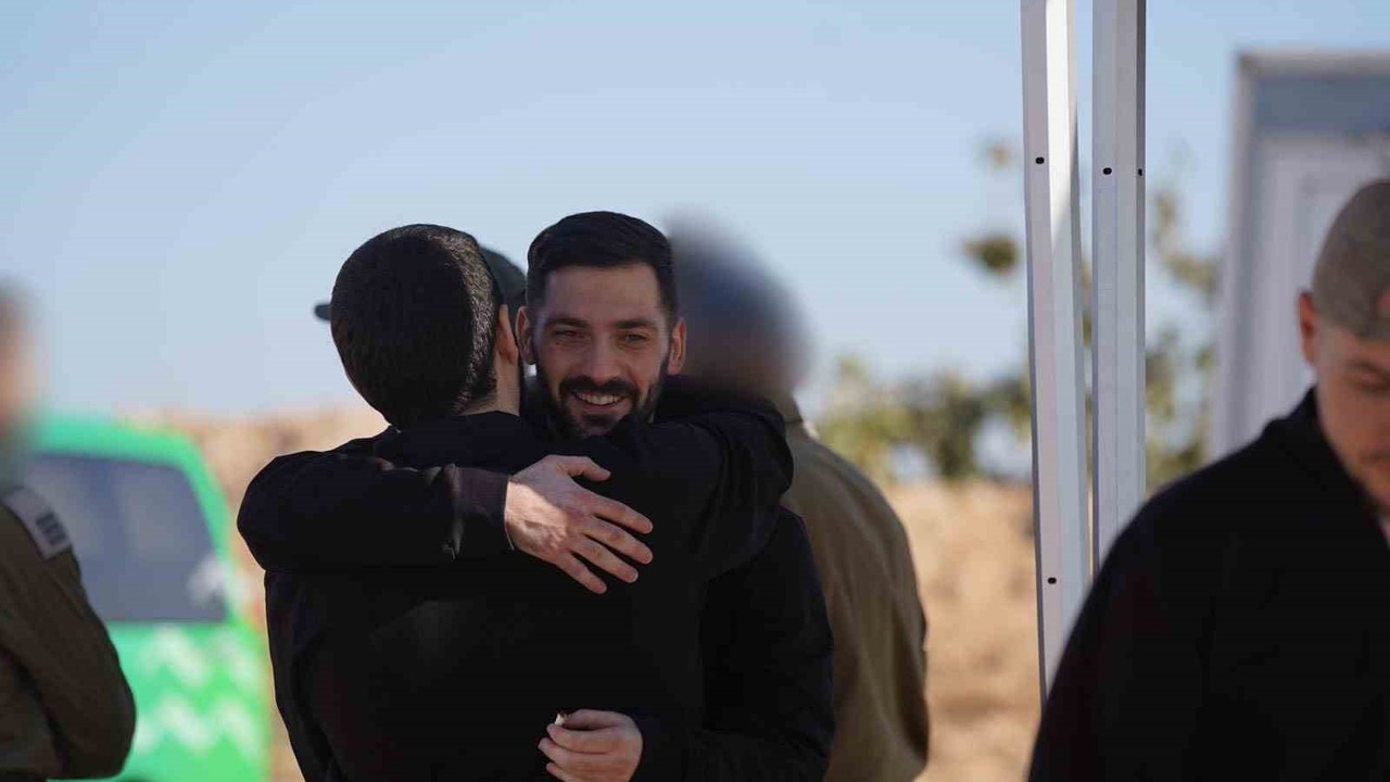 İsrail ile Hamas arasında esir takası başladı: Hamas, ilk 7 esiri serbest bıraktı
