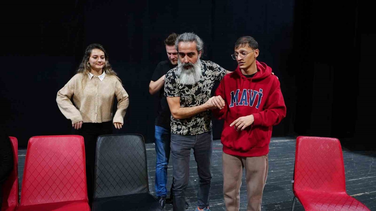 Yeni oyuncular arıyor
