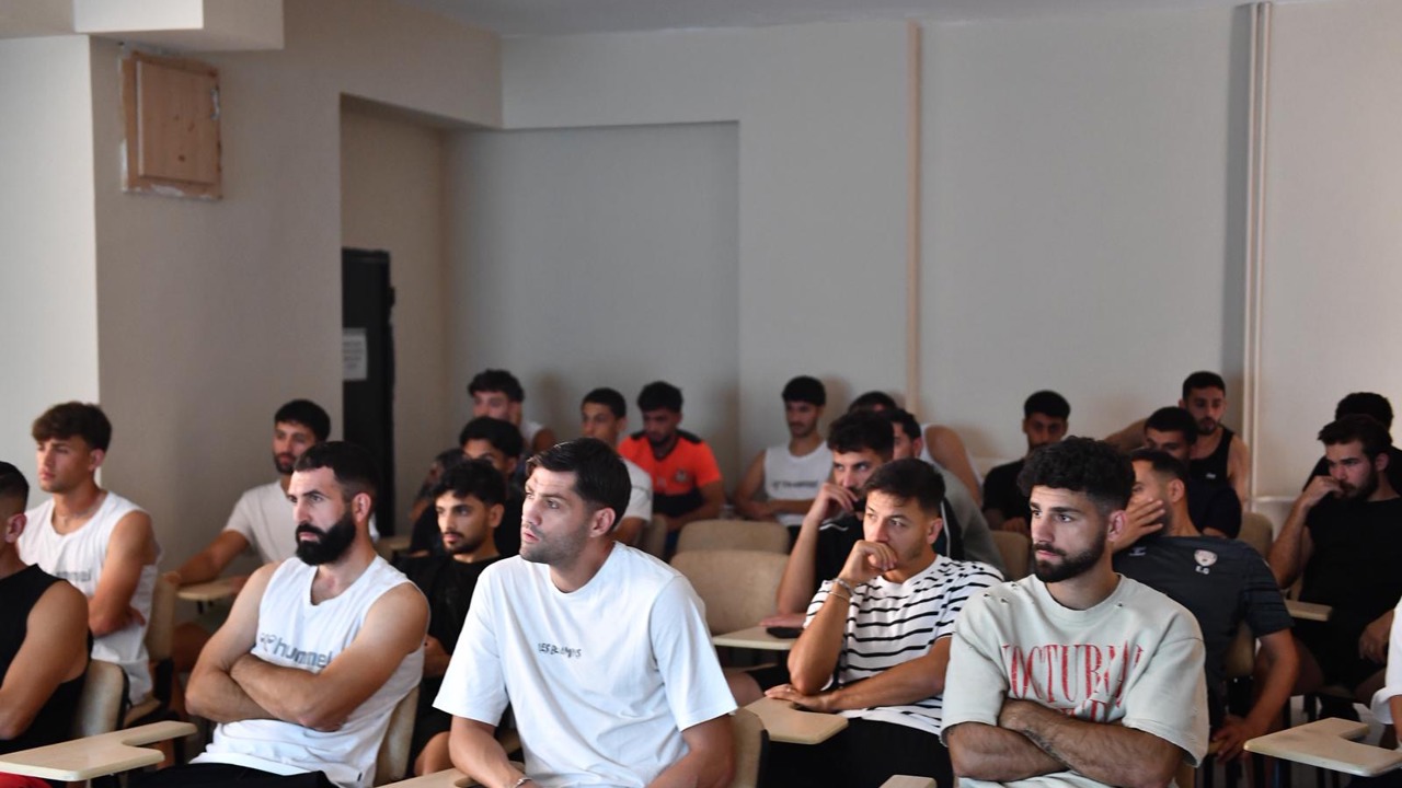 Yeşilyurtspor’a Yeni Oyun Kuralları Eğitimi