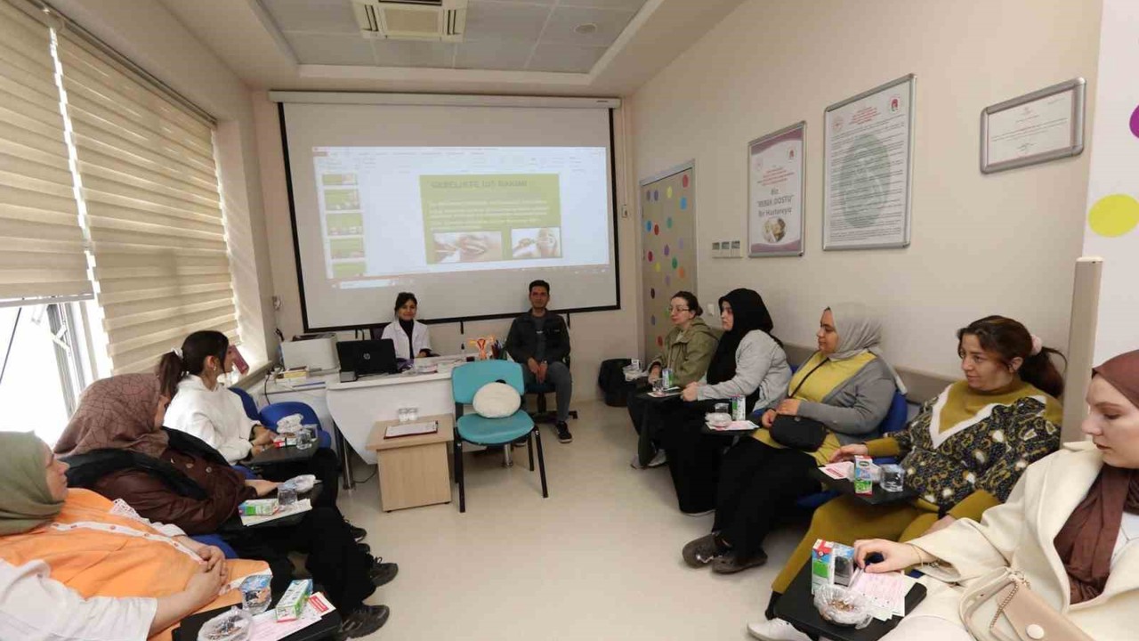 Gebe okulunda diş sağlığı eğitimi
