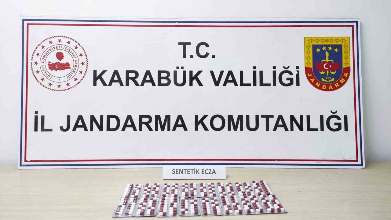 Uyuşturucu operasyonunda 224 adet sentetik hap ele geçirildi
