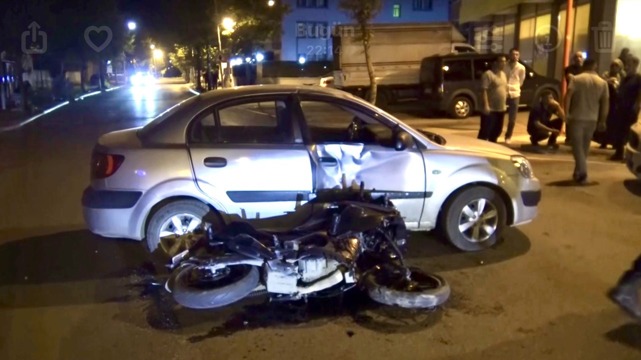 Motosiklet İle Otomobil Çarpıştı: 2 Yaralı