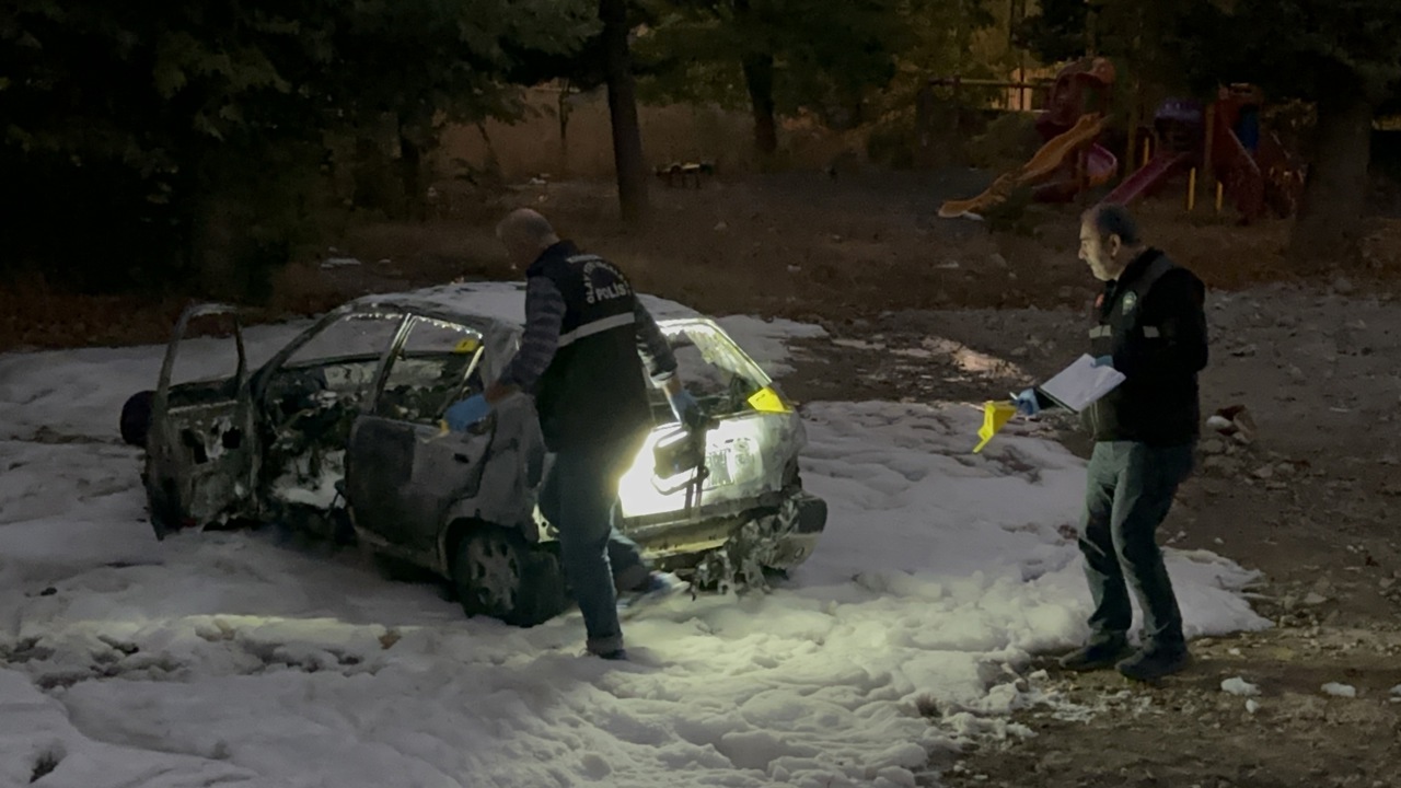 Malatya-Sivas Yolunda Pancar Yüklü Tır Devrildi: Sürücü Yaralandı