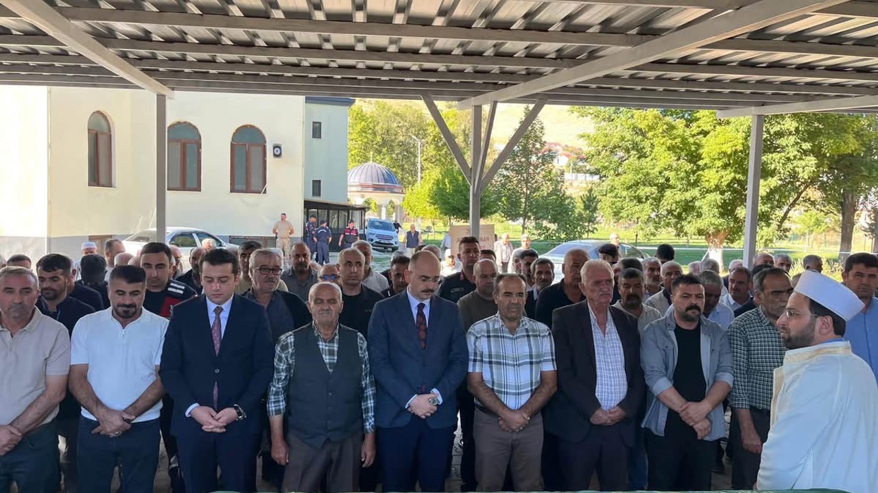 Şehit Annesi Gülten Artuç Son Yolculuğuna Uğurlandı