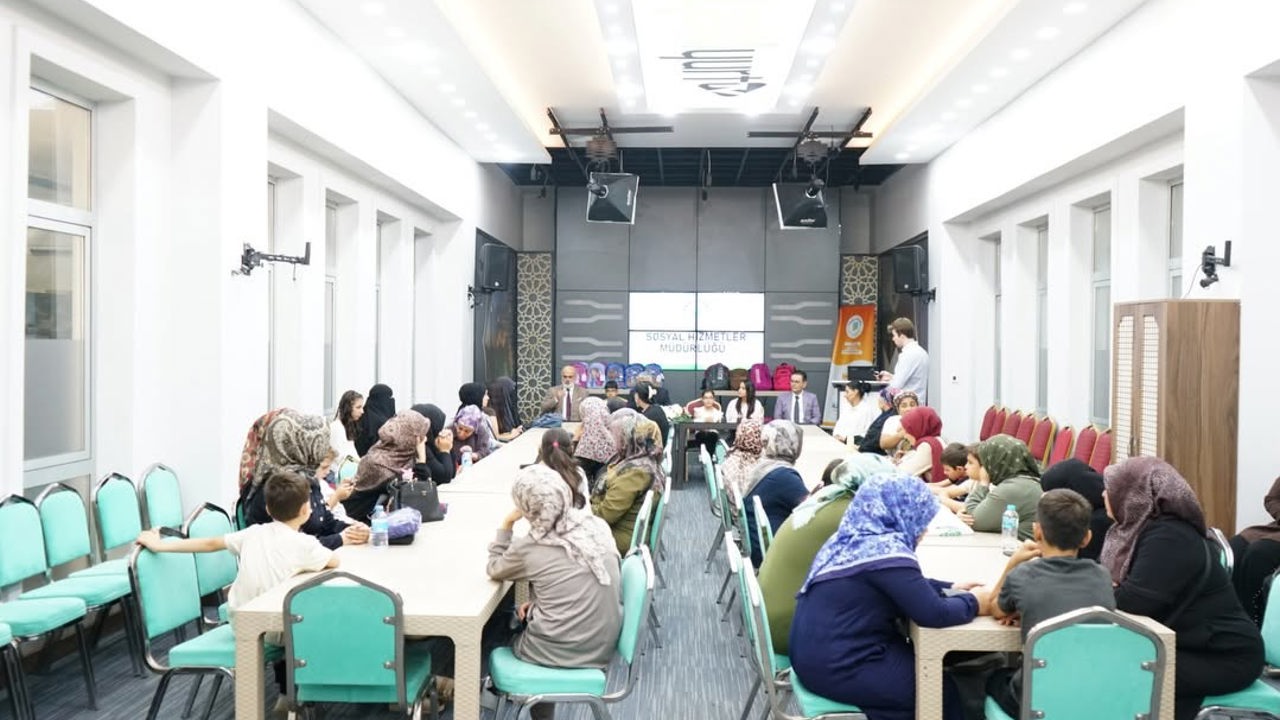 Malatya’da Yeşilyurt Belediyesi, yeni eğitim öğretim yılı dolayısıyla ihtiyaç sa