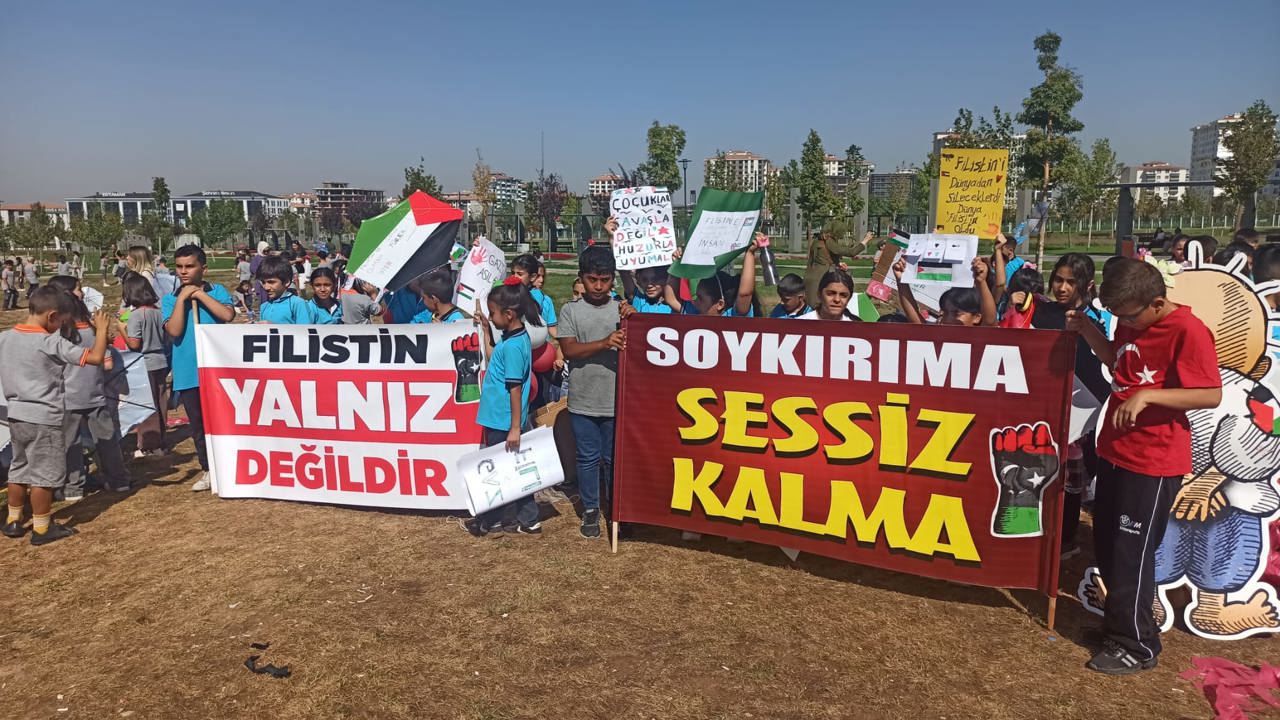 Malatya’dan Gazze’ye Uçurtmalarla Mesaj: “Gökyüzü Çocuklara Kalsın”