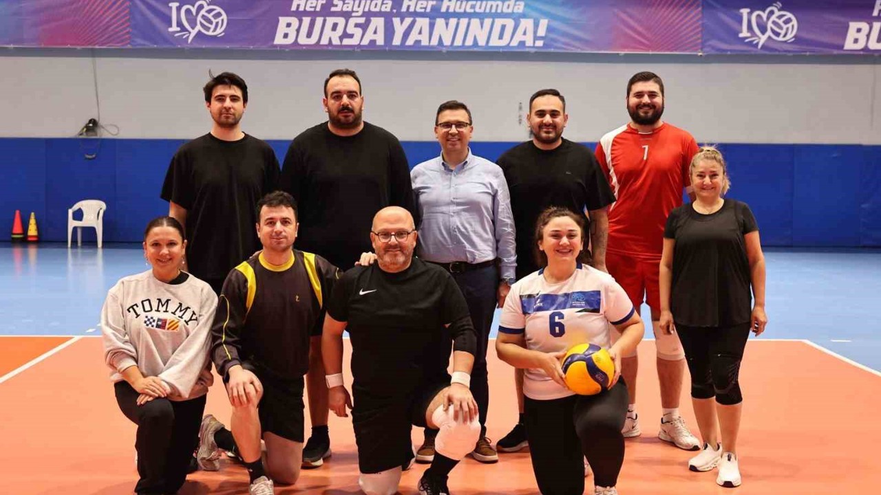 Nilüfer Belediyesi çalışanları filede ter döktü
