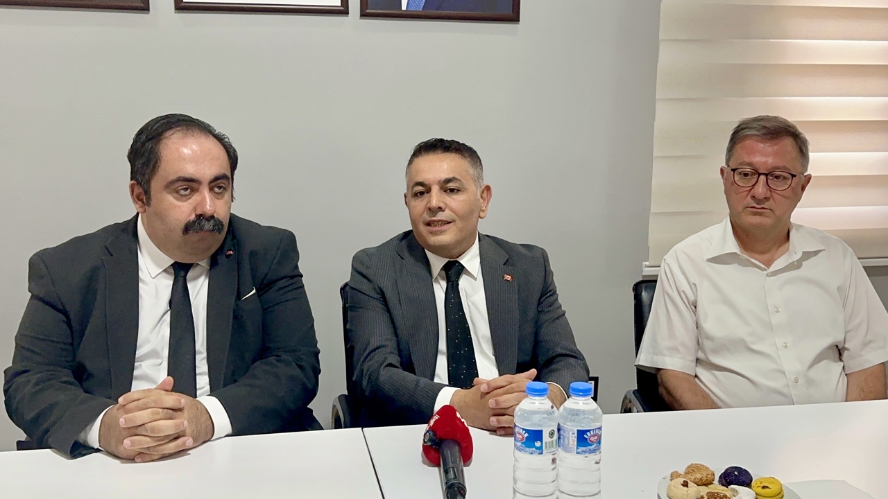 Sadıkoğlu'ndan YENİ Parti'ye ziyaret: “İftirayla Değil, Projelerimizle Konuşuyoruz”