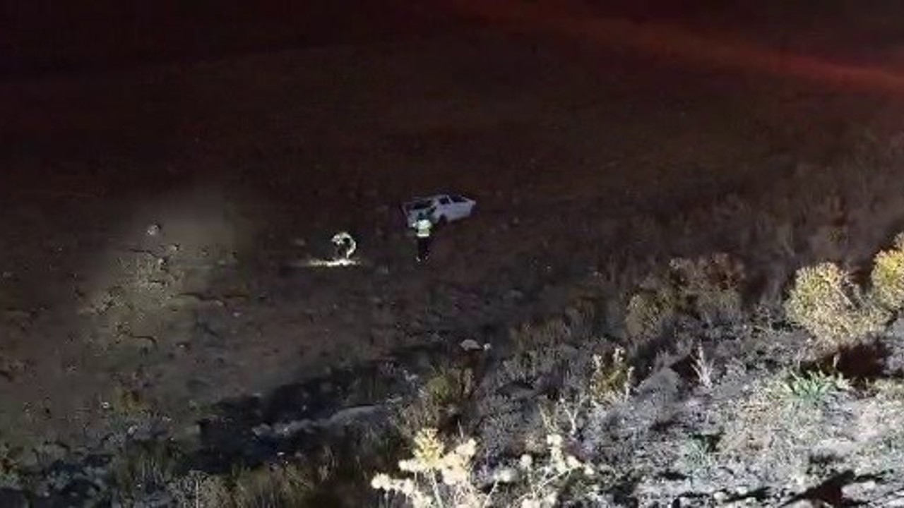 Erzurum’da otomobil 50 metrelik uçuruma yuvarlandı: 1 yaralı
