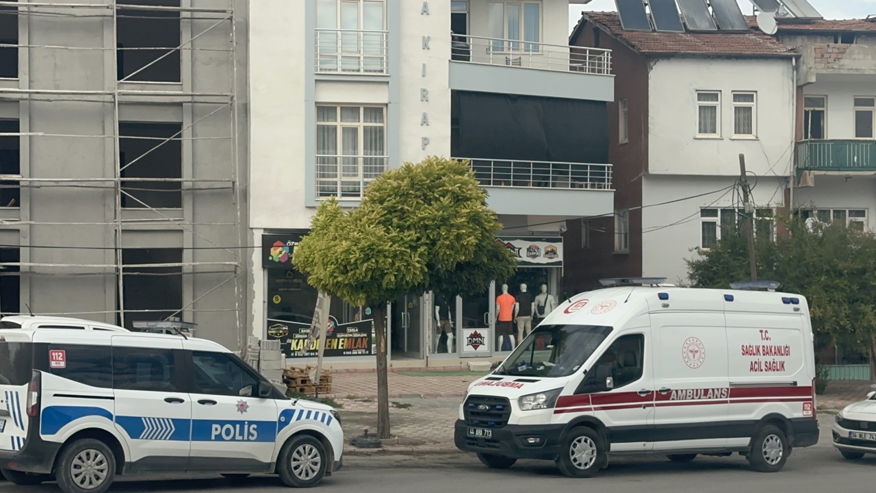 Battalgazi’de Bir Kişi Kendini Asarak Canına Kıydı