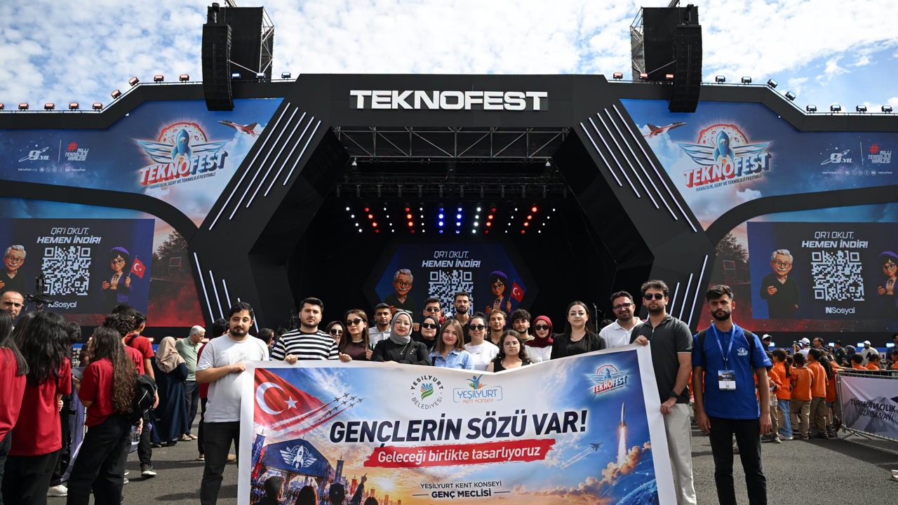 Yeşilyurt Belediyesi'nden Gençlere TEKNOFEST Gezisi