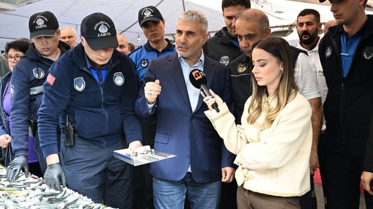 Gaziosmanpaşa’da zabıta ekiplerinden balık tezgahlarına sıkı denetim
