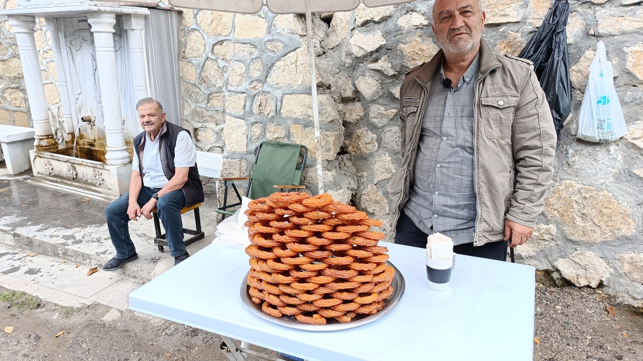 Vehbi Çeşmesi 20 Yıldır Adnan Usta’nın Ekmek Kapısı