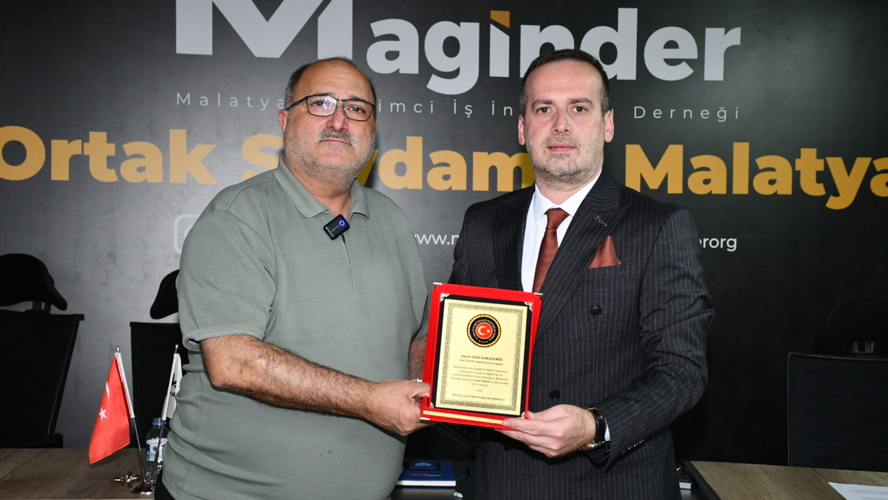 Muhtarlardan Salih Karademir’e İlk Onur Ödülü