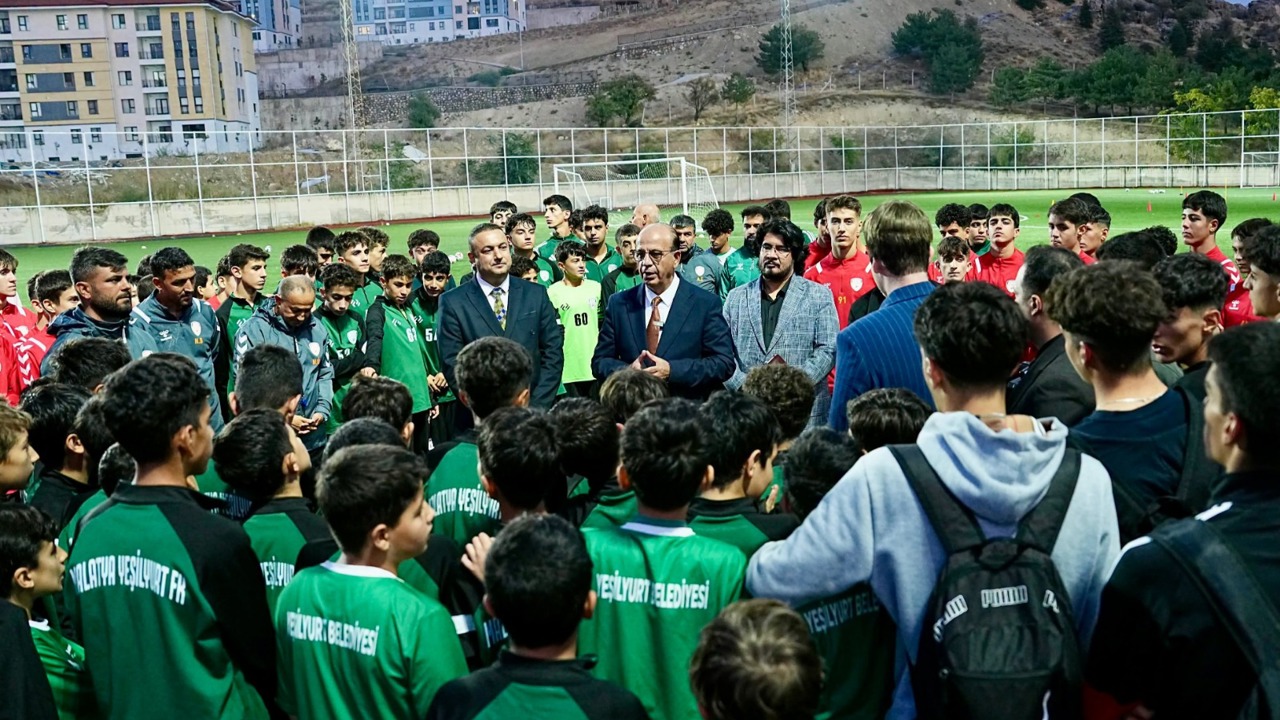 Başkan Geçit’ten Yeşilyurtspor Altyapısına Moral Ziyareti!