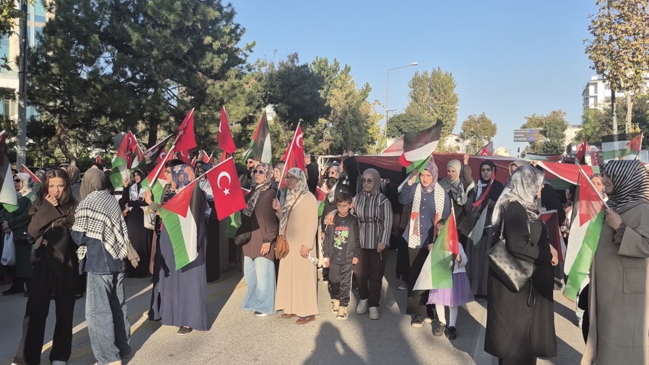 Malatya’da Filistin İçin Yüzlerce Kişi Yürüdü