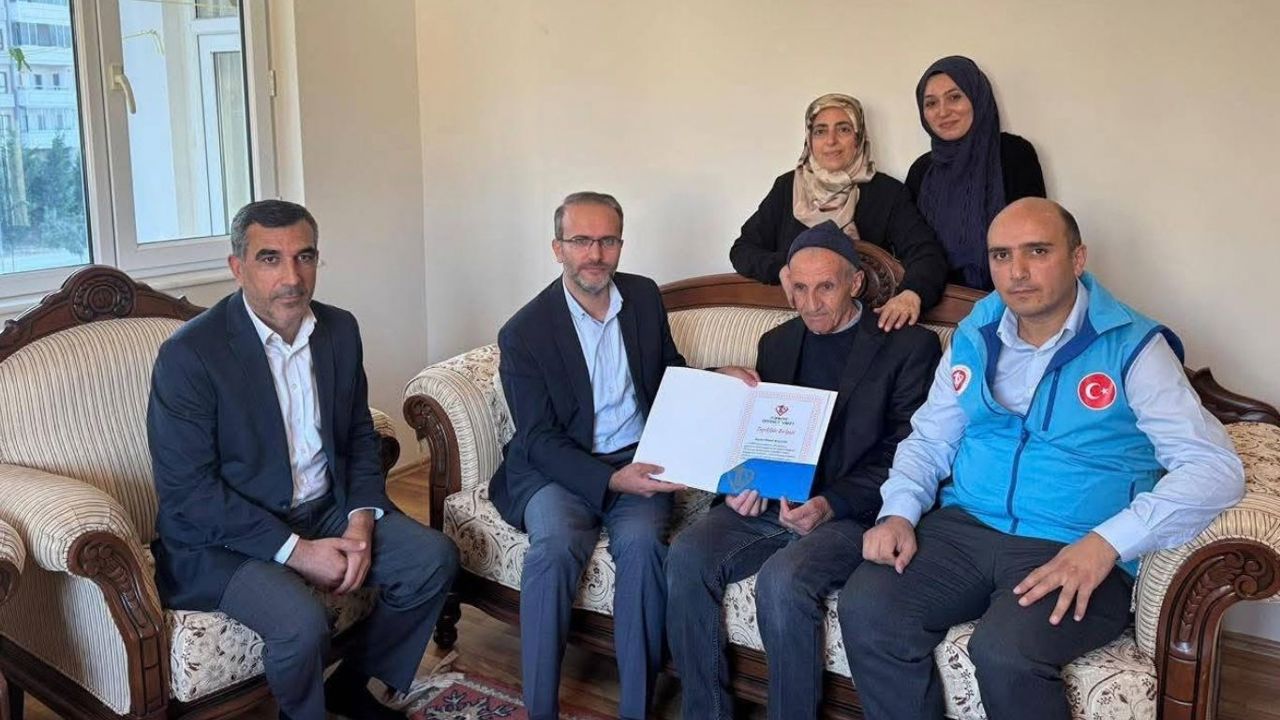 Bir Ömürlük Birikimini Kur'an Kursuna Bağışladı