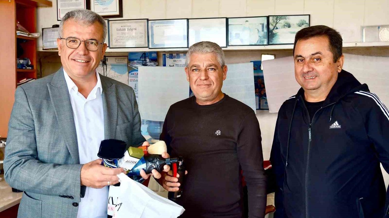 Karabiga Belediyesi’nden berberleri sevindiren hediye
