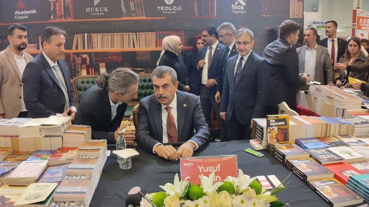 Bakan Tekin: "Çocuklarımız dünyanın diğer ülkelerinde olduğu gibi daha erken yaşlarda eğitim öğretim süreçlerini tamamlasınlar ve normal hayatın içerisinde toplumsal hayata dahil olsunlar"
