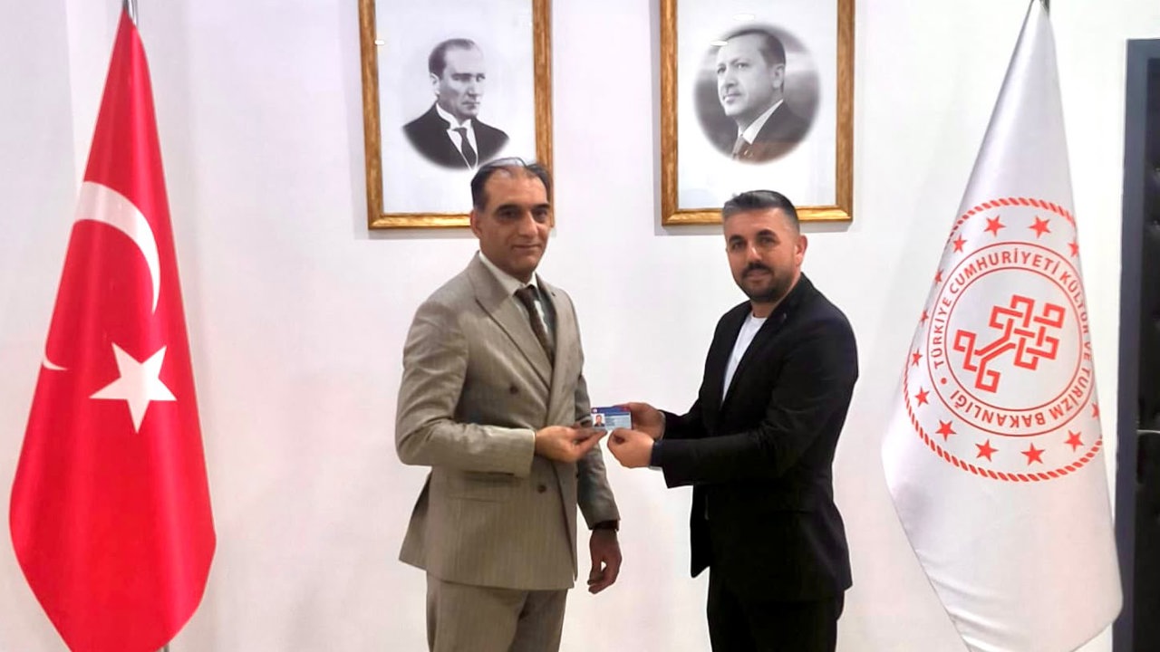 Türk Halk Müziği Sanatçısı Oktay Demirci’ye Bakanlıktan Prestijli Unvan
