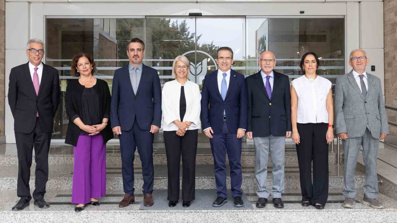 Yaşar Üniversitesinden 8 akademisyen dünyanın en etkili bilim insanları arasında
