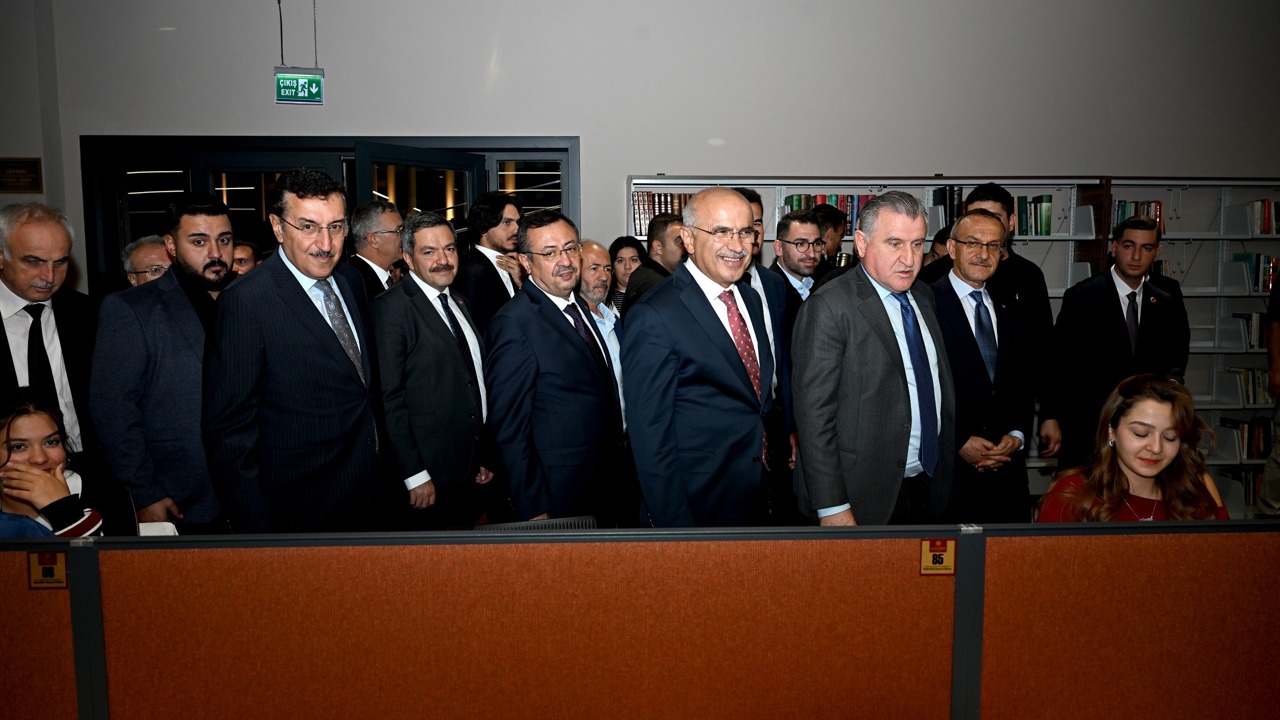 Şehir Kütüphanesi, Gençlik ve Spor Tesislerinin Açılışı Gerçekleştirildi