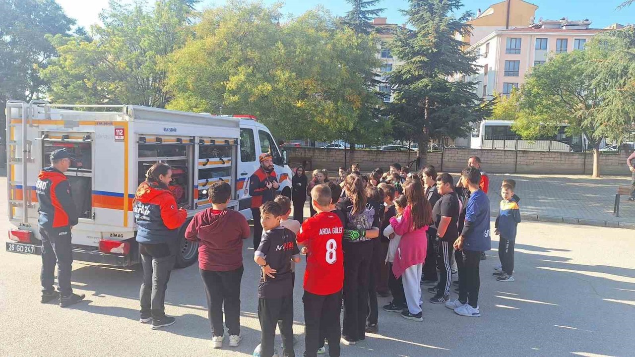 AFAD’dan öğrencilere afet ve yangın eğitimi
