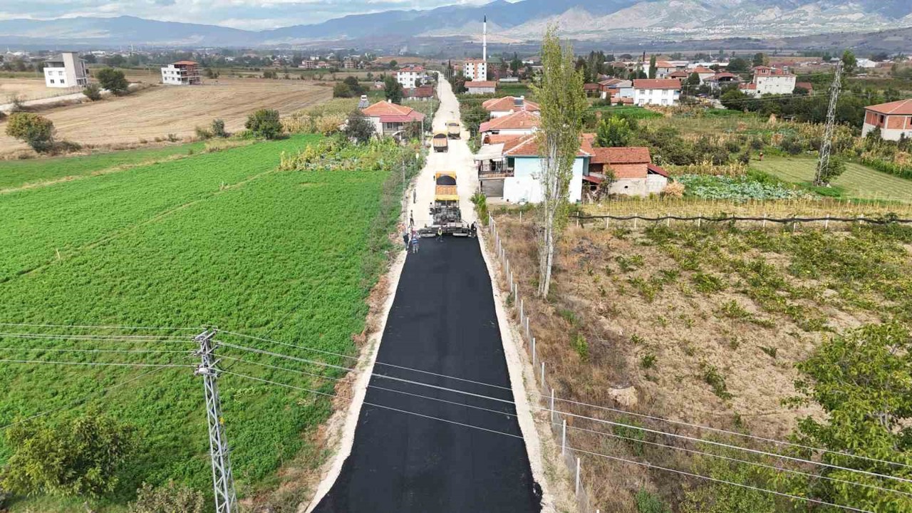 Erbaa’da 2,5 kilometrelik eski Tokat-Erbaa yolu asfaltla buluşuyor
