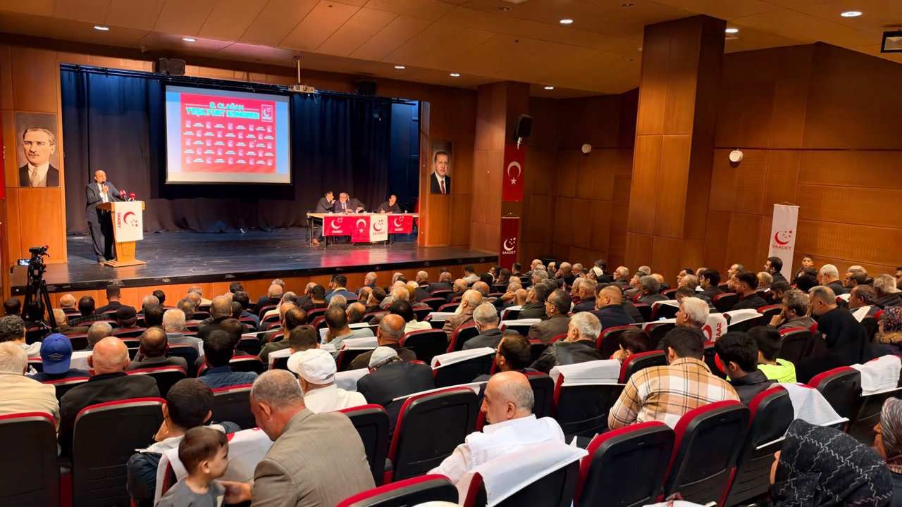 Saadet Partisi Yeşilyurt Kongresi’nde Ekonomi ve “Fon” Eleştirileri