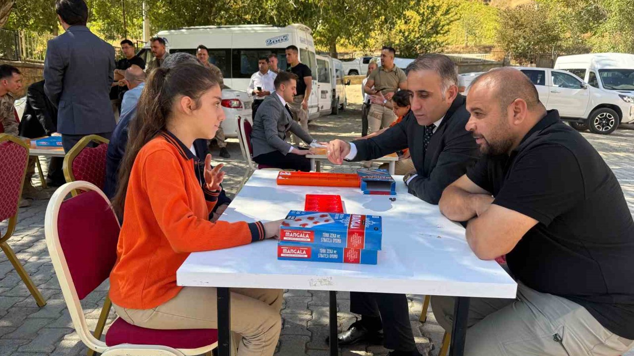 Sınır hattındaki öğrencilere ’Akıl ve zeka oyunları’ desteği
