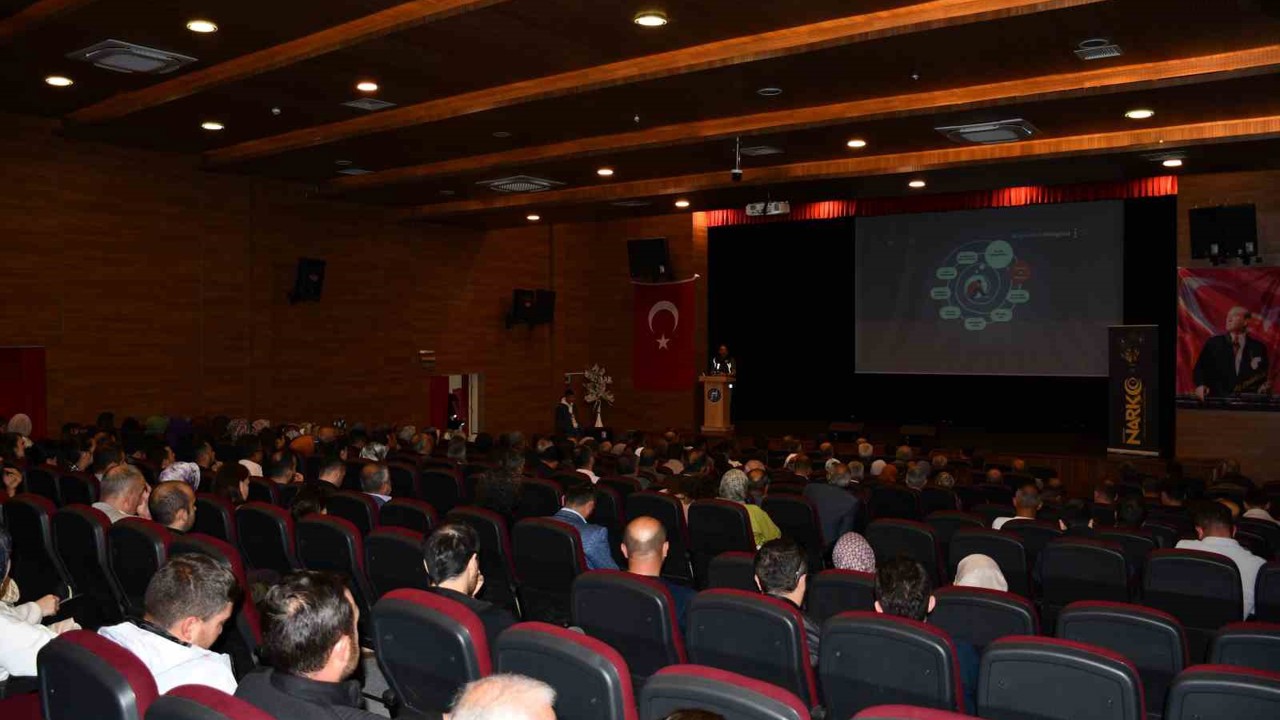 Samsun’da ailelere uyuşturucuyla mücadele eğitimi
