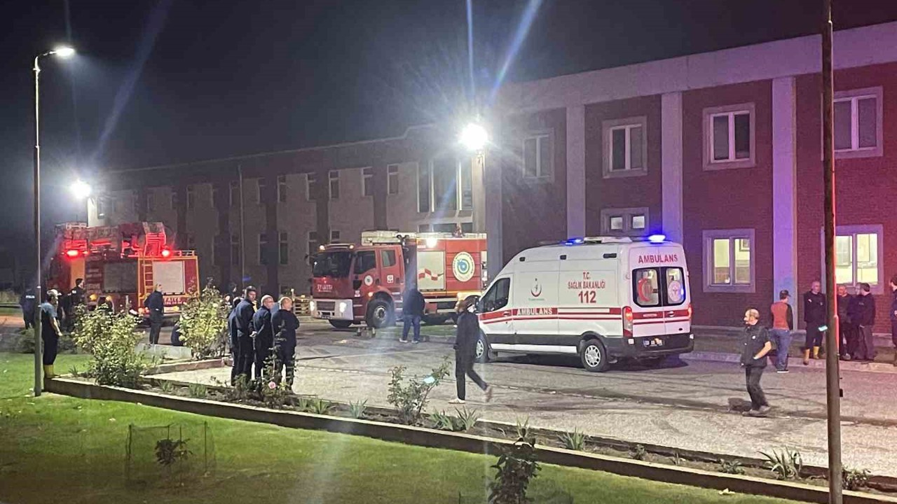 Fabrikada baca yangını: 2 kişi hastaneye kaldırıldı
