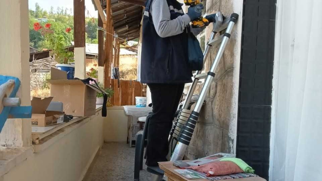Aras EDAŞ kadın saha ekibiyle güçleniyor: Sayaç değişimlerinde kadın eli
