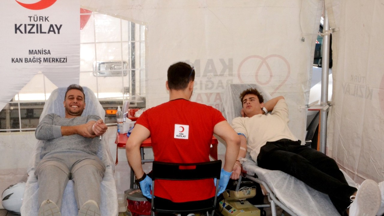 Manisa’da kan bağışına yoğun ilgi
