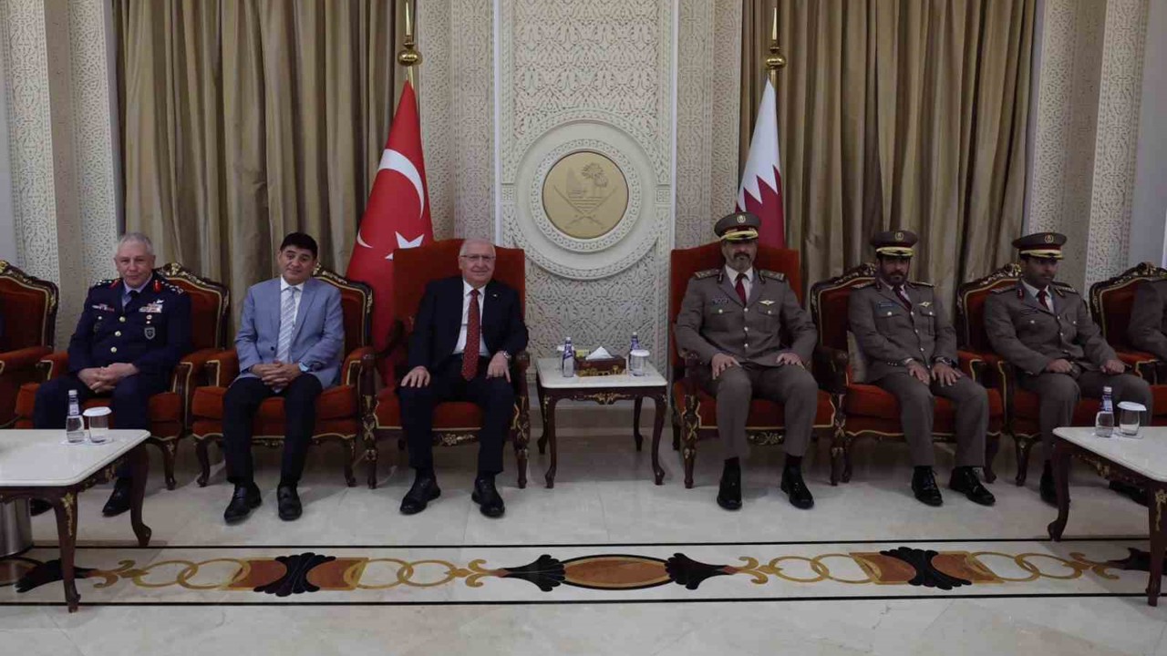 Milli Savunma Bakanı Güler Katar’da
