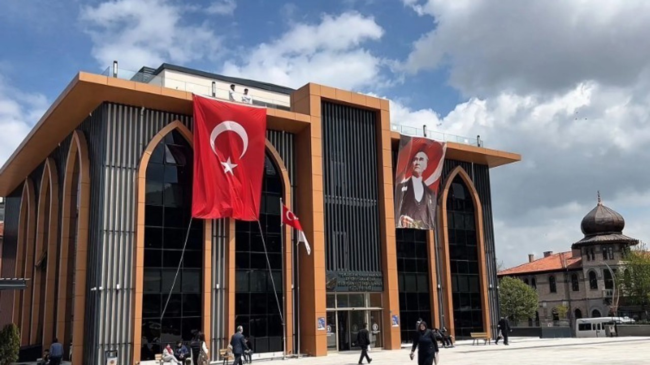 Halk kütüphanesi hafta sonları da açık olacak
