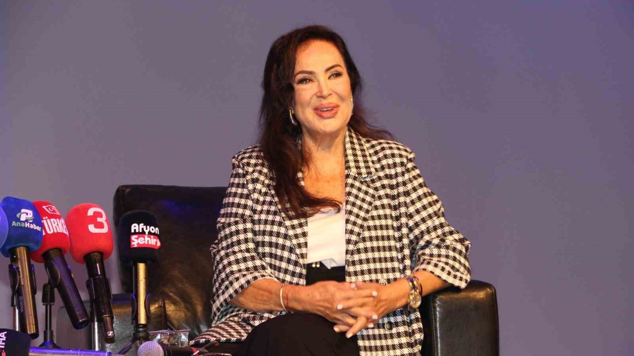 Türk sinemasının Sultanı Türkan Şoray’dan duygulandıran yorum
