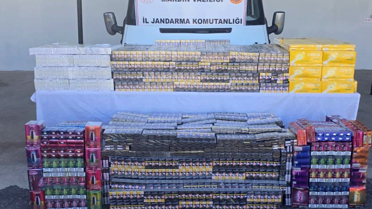 Midyat’ta minibüste 2 milyon liralık kaçak sigara operasyonu
