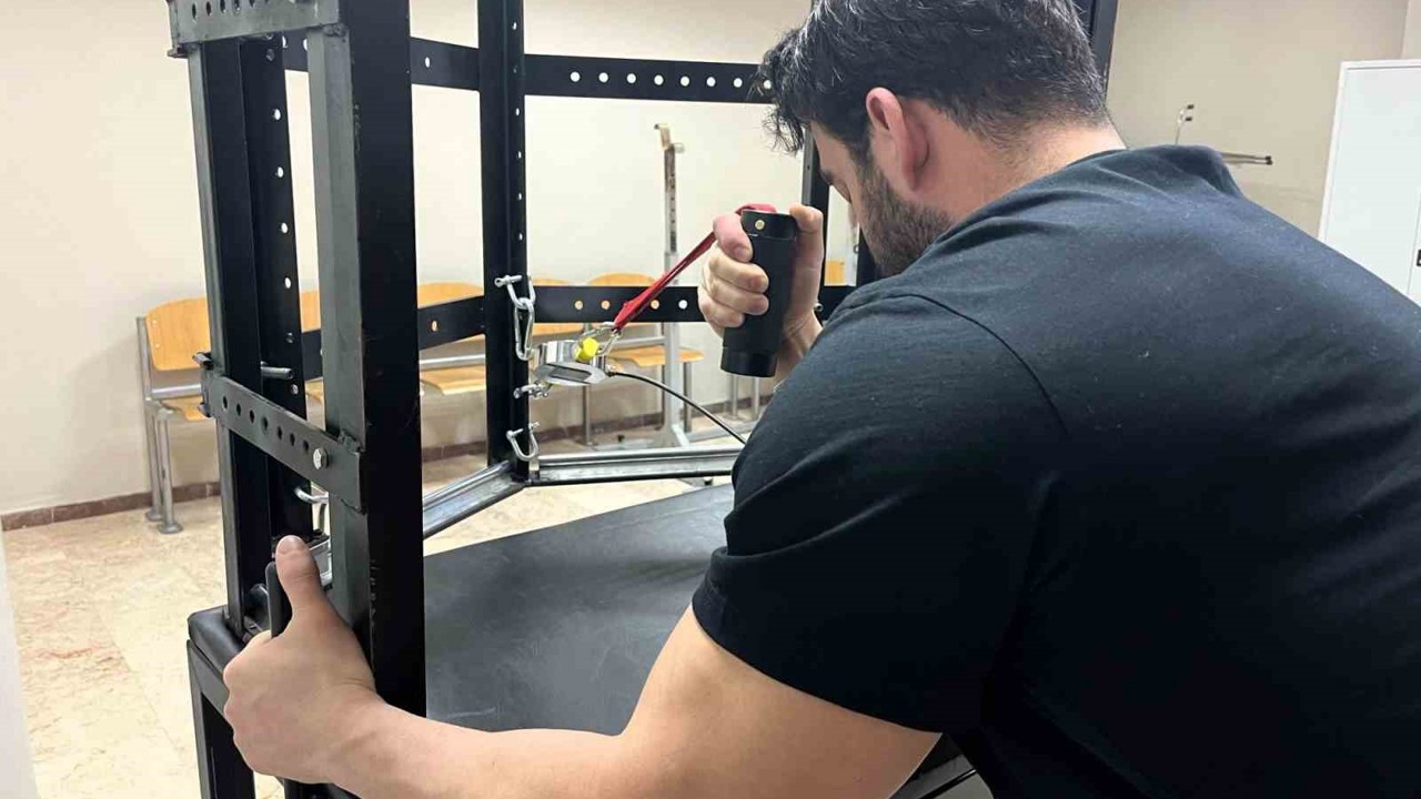 SUBÜ’de geliştirilen bilek güreşi için kuvvet ölçüm aracına patent
