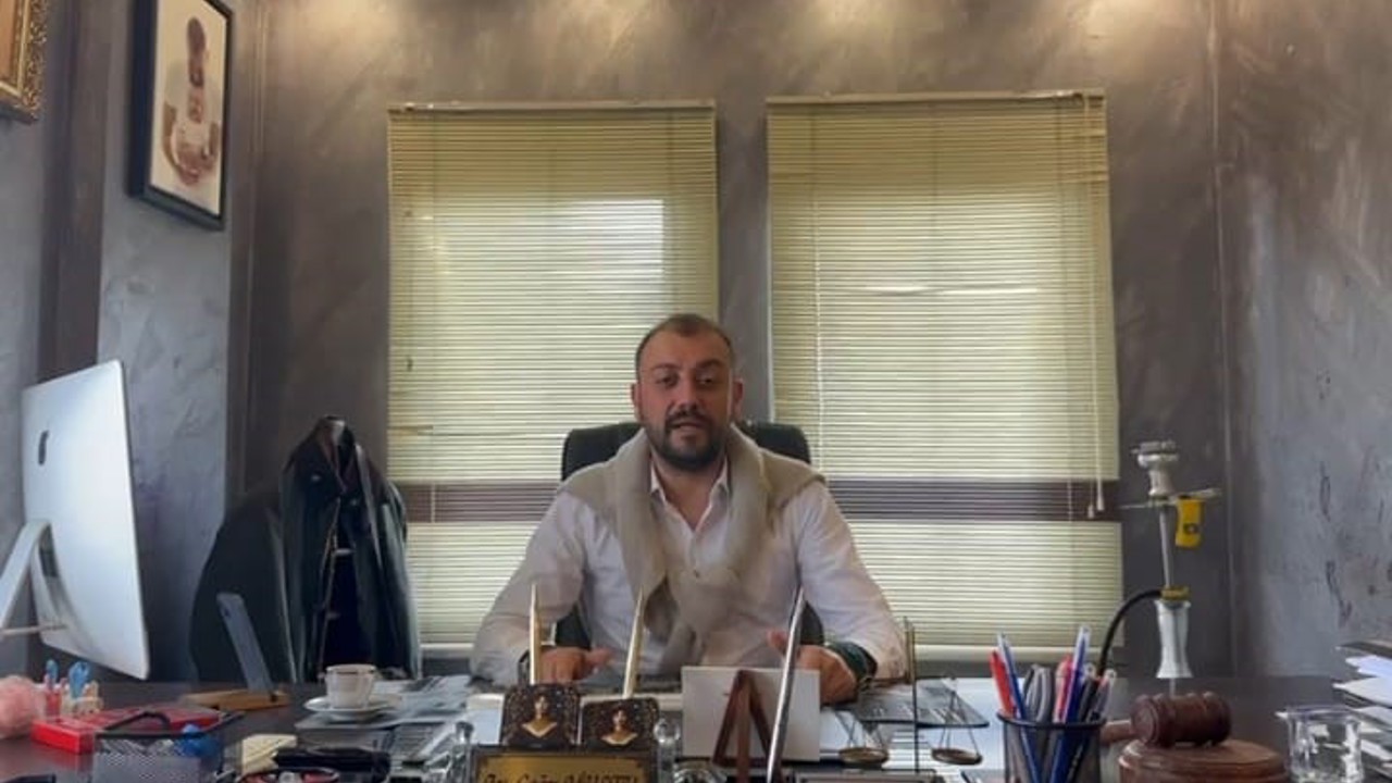 Amatör kulübe destek gecesinde ödül "boşanma avukatlığı" oldu
