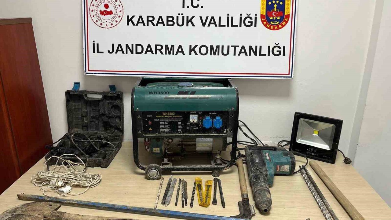 Karabük’te kaçak kazı yapan 4 kişi suçüstü yakalandı
