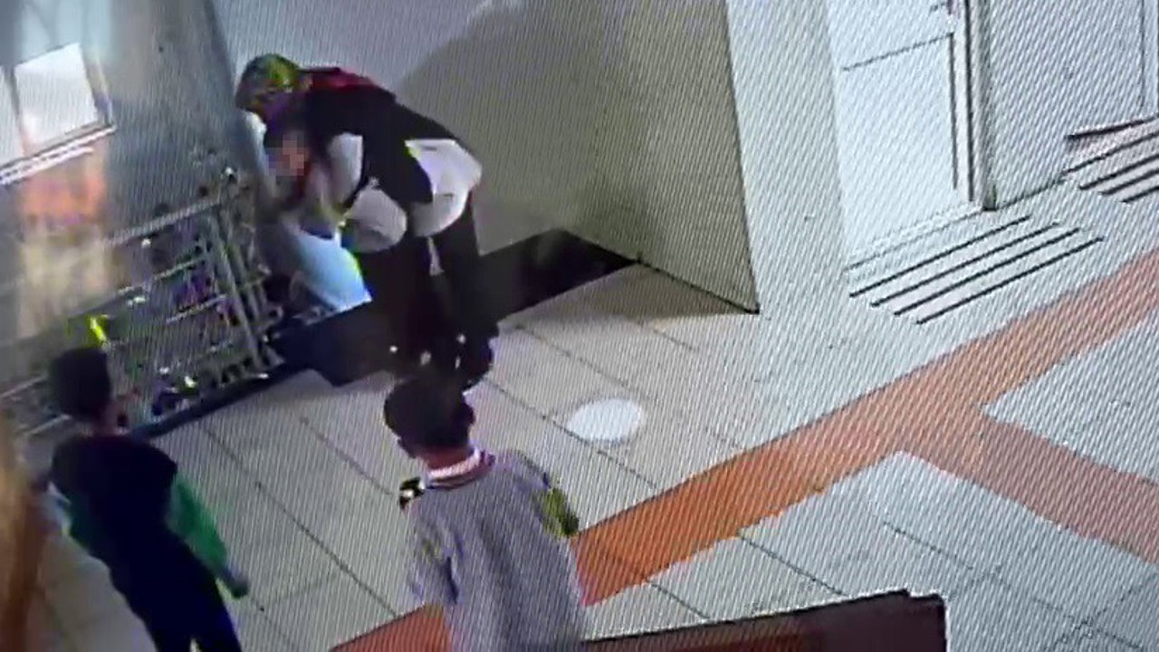 Okulda nefes borusuna yiyecek kaçan öğrenci, öğretmenin müdahalesiyle kurtuldu
