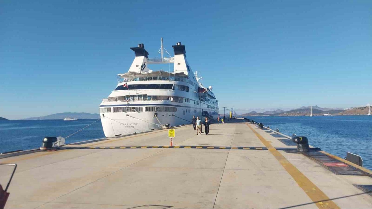 Bodrum’a 277 yolcu ile geldi
