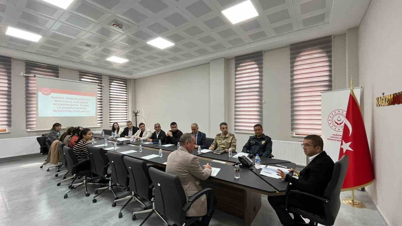 Kağızman’da Kadına Yönelik Şiddetle Mücadele Komisyonu toplandı
