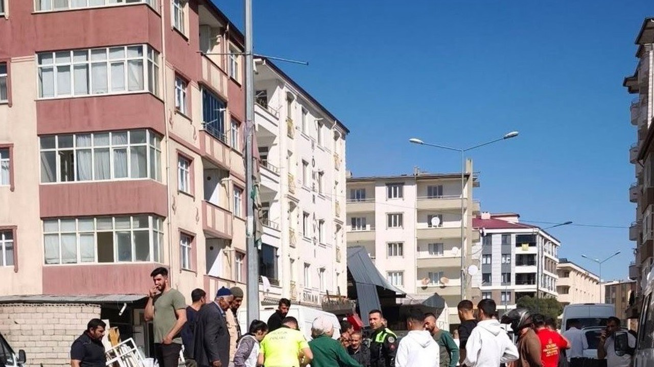 Iğdır’da otomobil motosiklete çarptı: 1 yaralı
