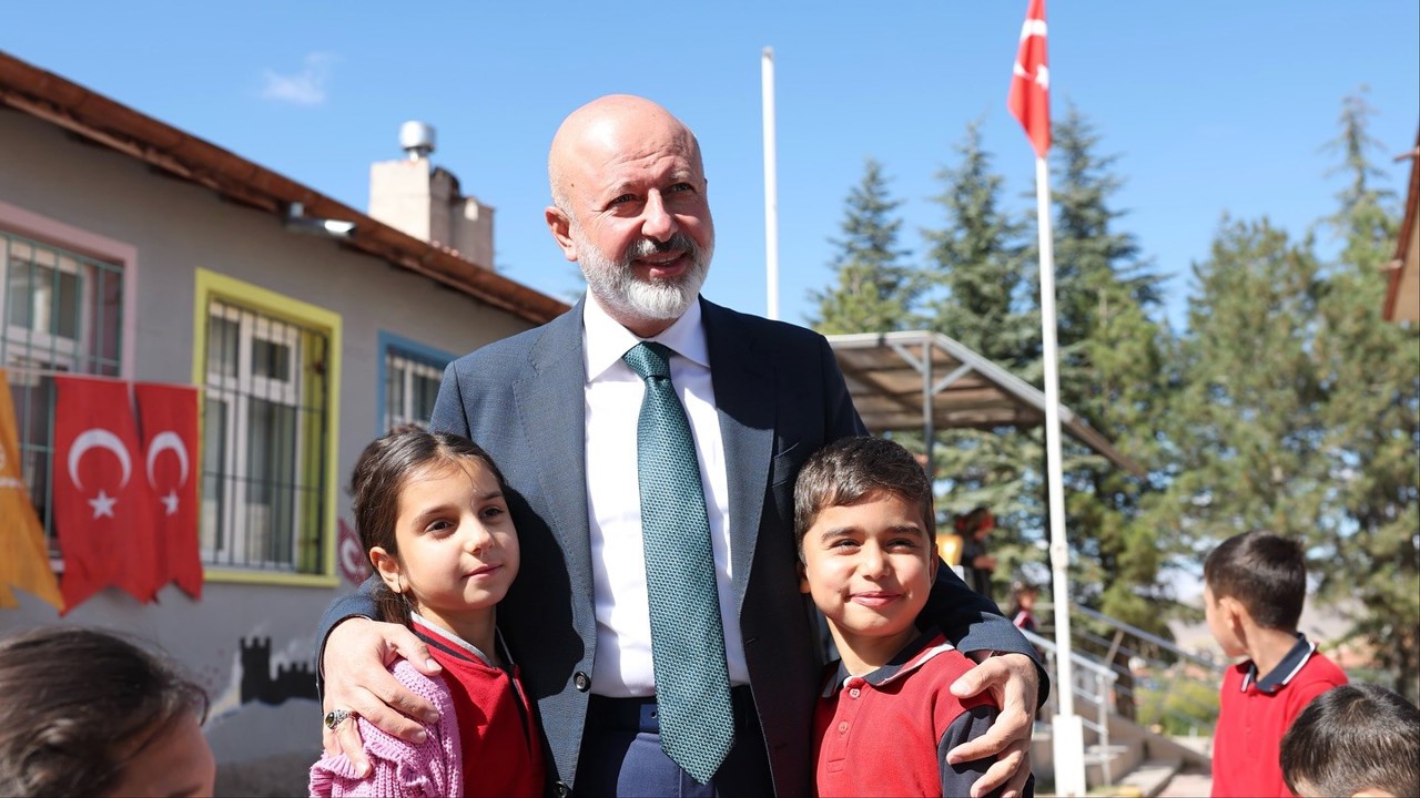 Başkan Çolakbayrakdar, Mahzeminli çocuklarla ‘Bir Dilim Mutluluk’ta buluştu
