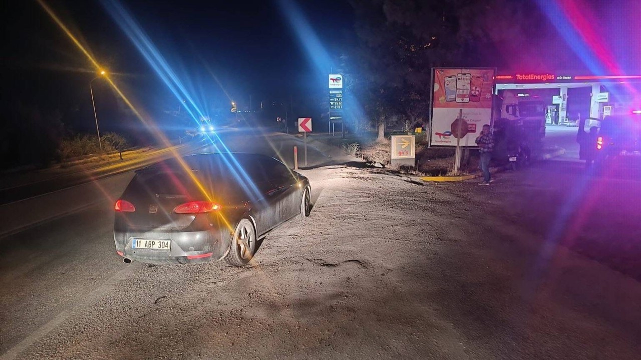 Otomobille motosiklet çarpıştı, 1 kişi yaralandı
