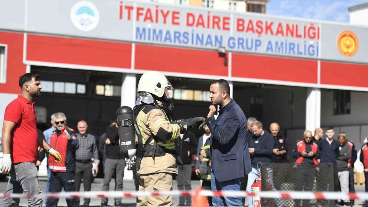 Büyükşehir itfaiyesinden lityum iyon batarya yangın tatbikatı
